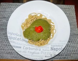 Fetuccini con salsa pesto vegana