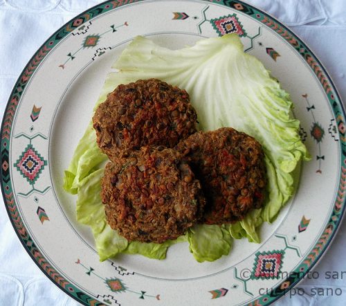 Hamburguesas de lentejas y quinoa (quinua), aptas para veganos